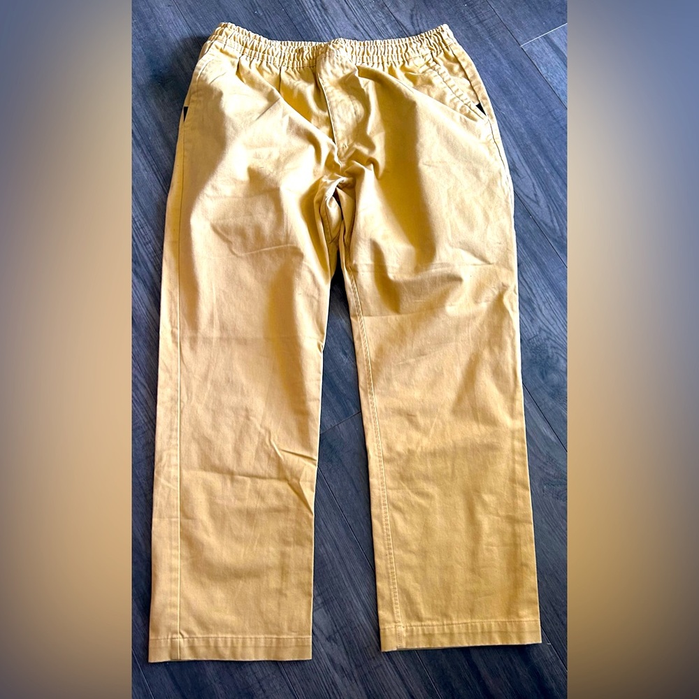 NIKE SB loose fit skate pants men’s size large (mustard)